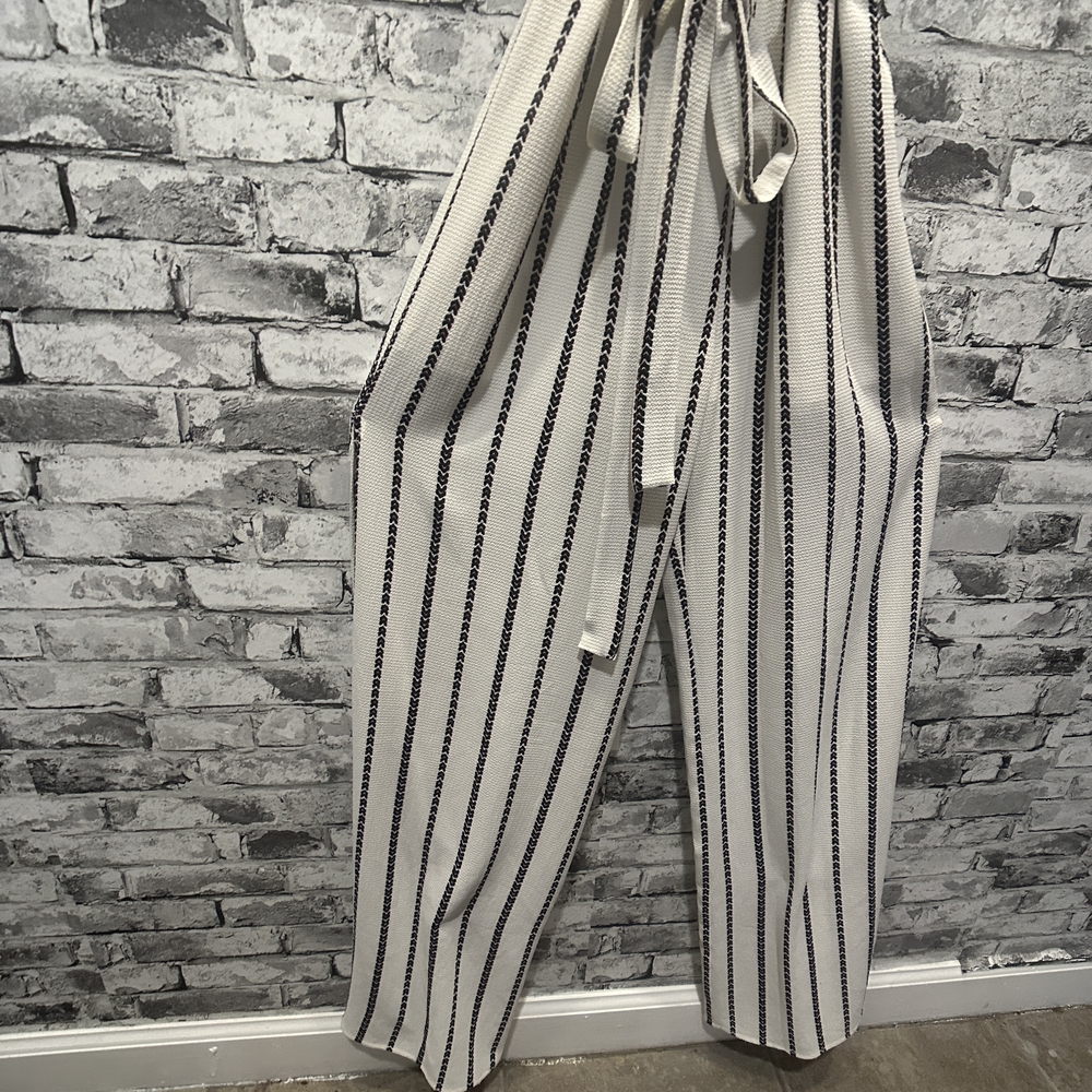 EUC One Clothing Los Angeles Elegant Striped Beige Jumpsuit Size XS - Picture 6 of 14